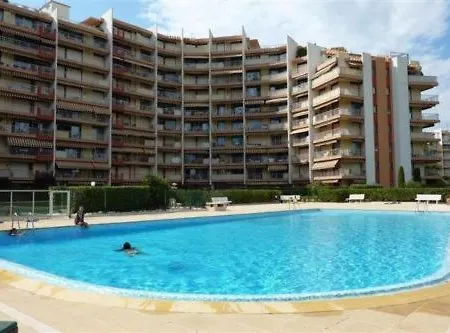 Cannes Marina Garden & Terrace